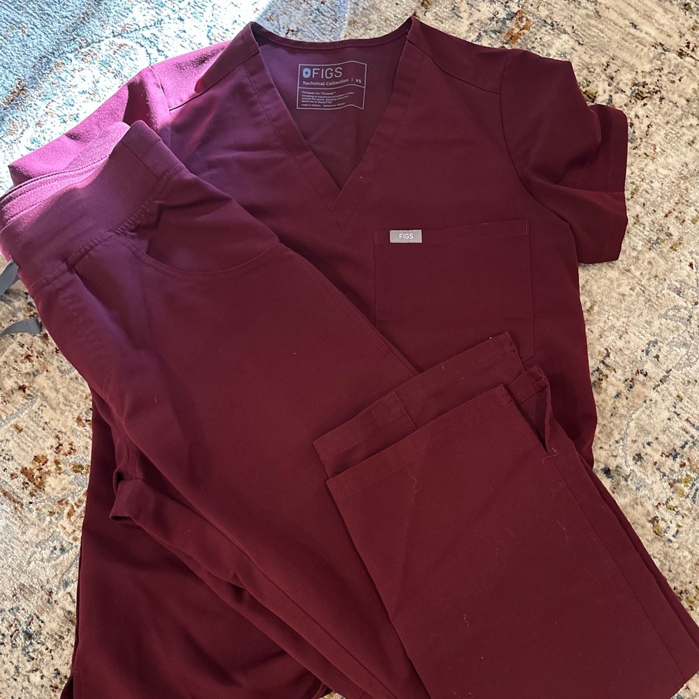 Figs Burgundy Set XS